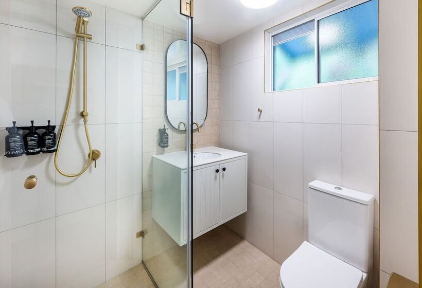 חדר סטנדרט, Mantra Club Croc