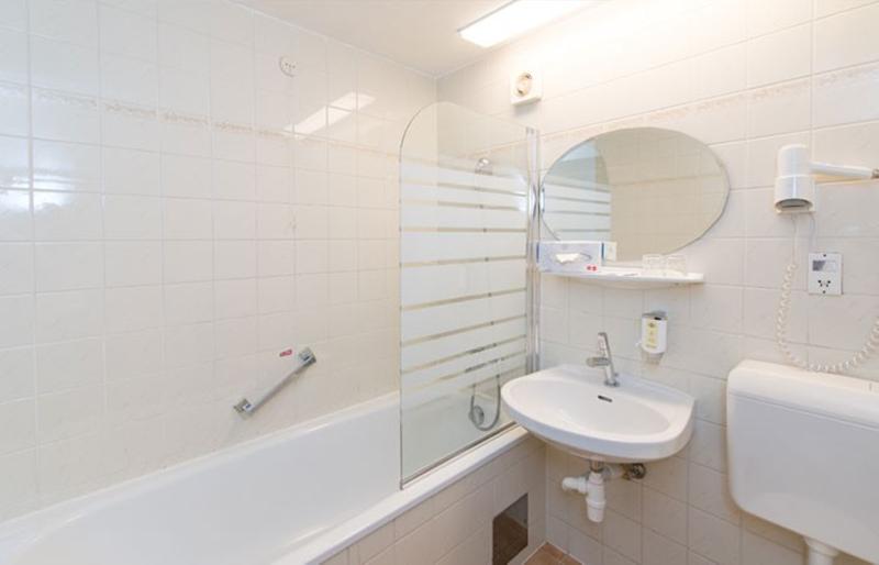 标准单人间, Mozart