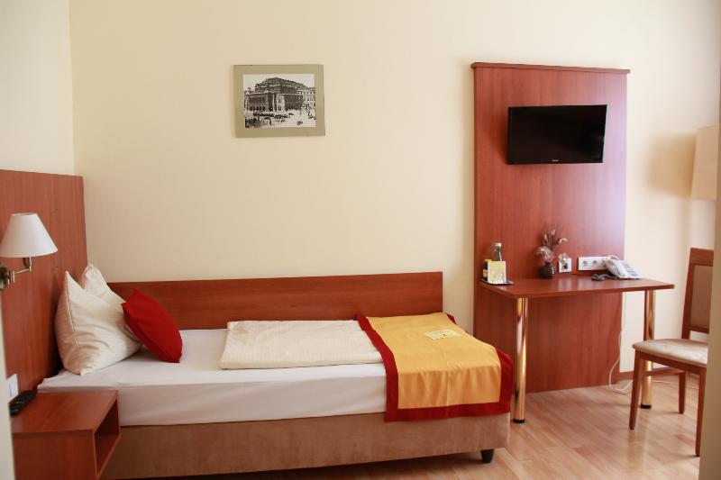 标准单人间, Mozart