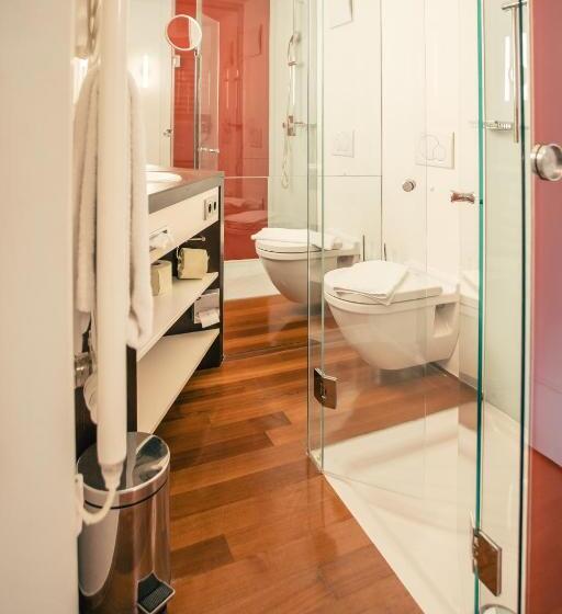 标准单人间, Rosenvilla