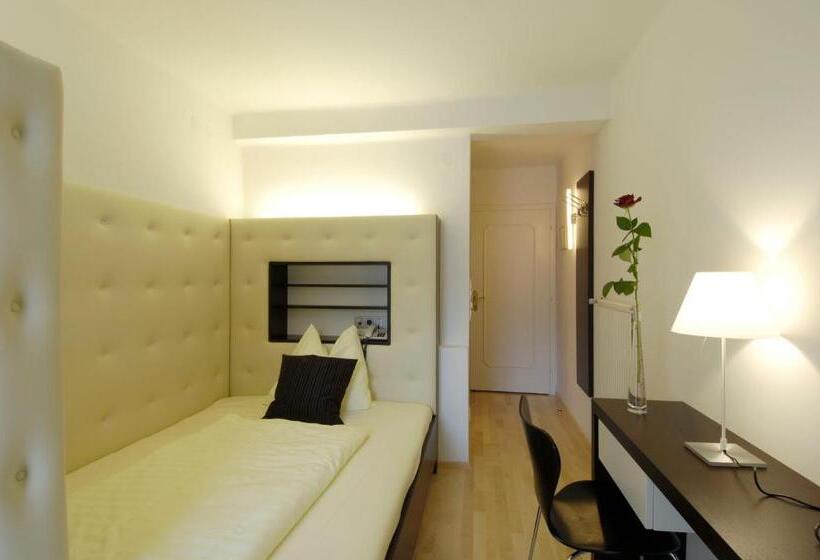 标准单人间, Rosenvilla