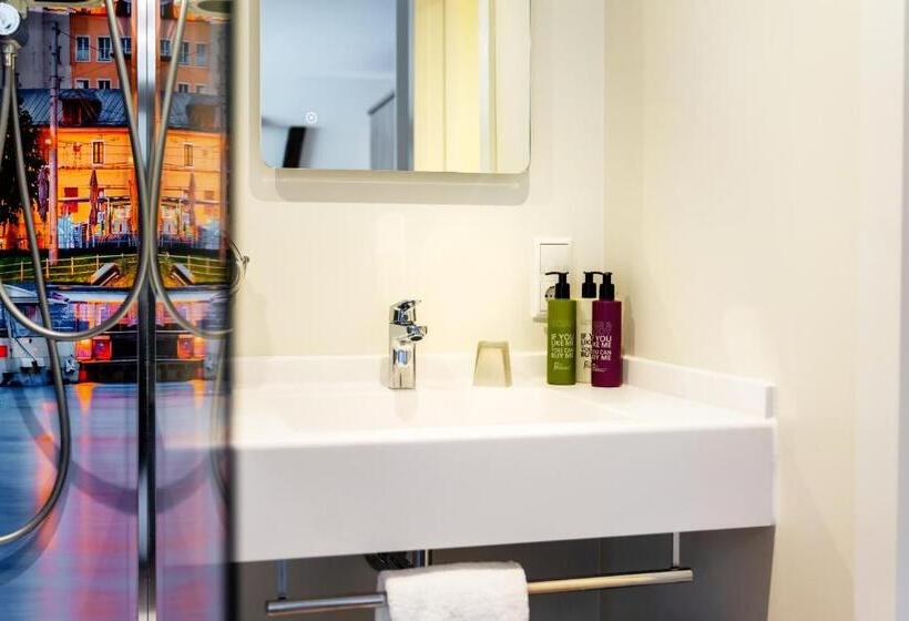 标准单人间, Rosenvilla