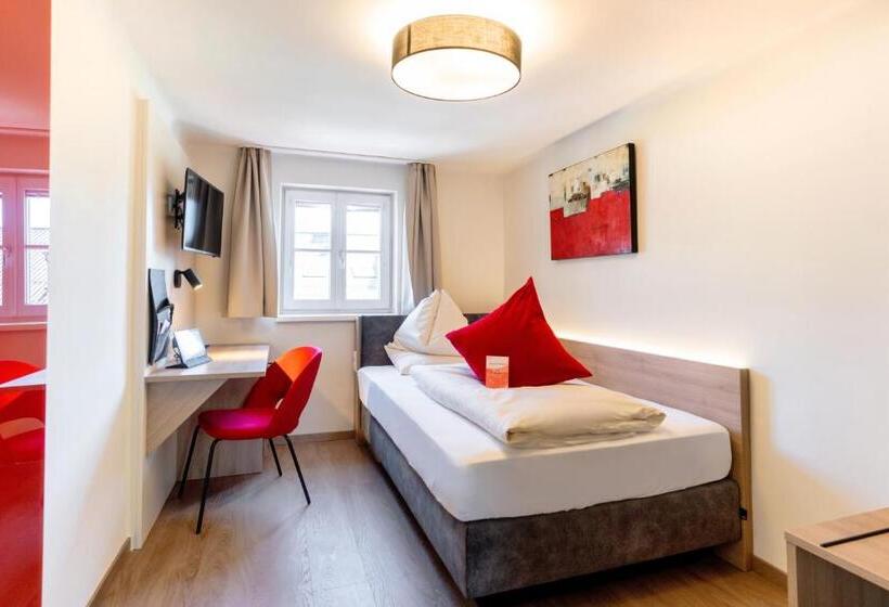 标准单人间, Rosenvilla