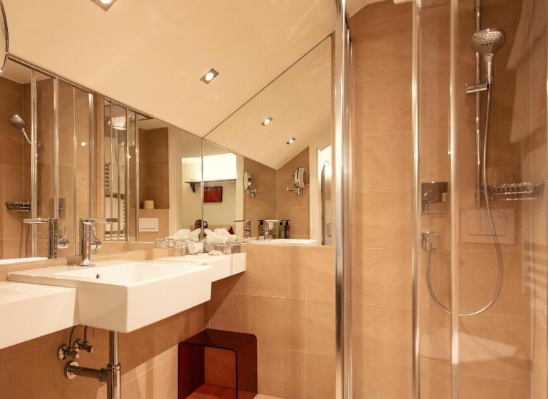 基本间, Rosenvilla