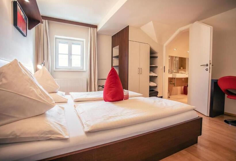 基本间, Rosenvilla