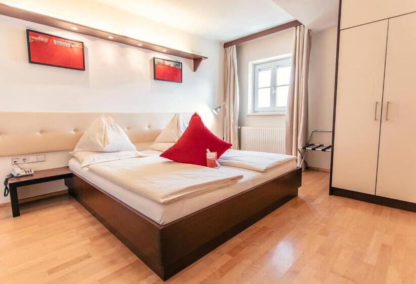 基本间, Rosenvilla