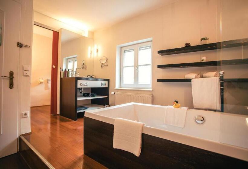 小型套房, Rosenvilla