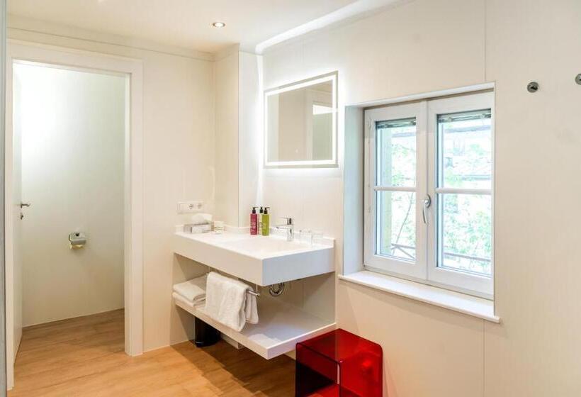 小型套房, Rosenvilla