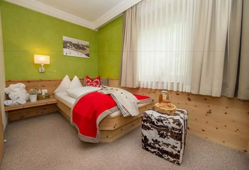 اتاق استاندارد یک نفره, Superior Sport Und Familienresort Alpenblick