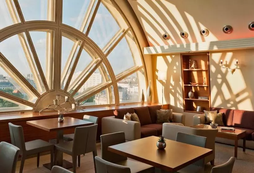 سوییت اجرایی, Vienna Marriott