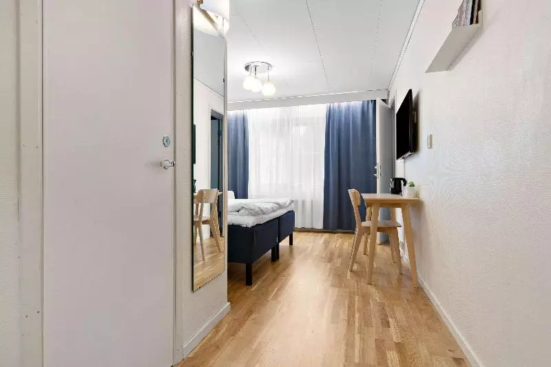 سوییت جونیور کلاب, Vienna Marriott