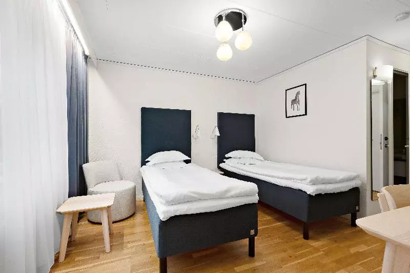 سوییت جونیور کلاب, Vienna Marriott