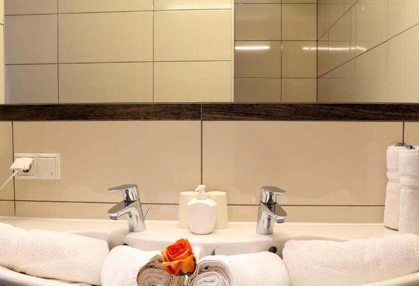 جناح, Landhotel Laudersbach