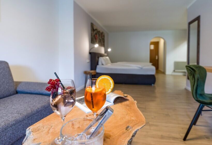 Полулюкс, Sporthotel Austria