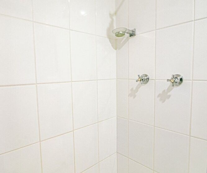 クイーンサイズベッドのスタンダードルーム, Absolute Beachfront Opal Cove Resort