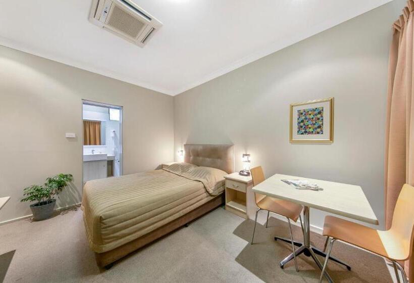 标准间, Cessnock Motel