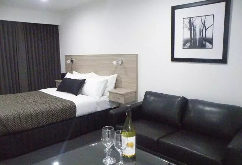 اتاق سوپریور با تخت دو نفره بزرگ, Hamilton Lonsdale Motel