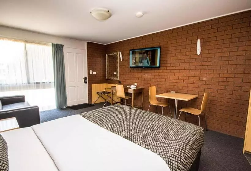 اتاق لوکس, Hamilton Lonsdale Motel
