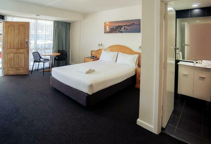 חדר סטנדרט, Hilton Beachfront Motel