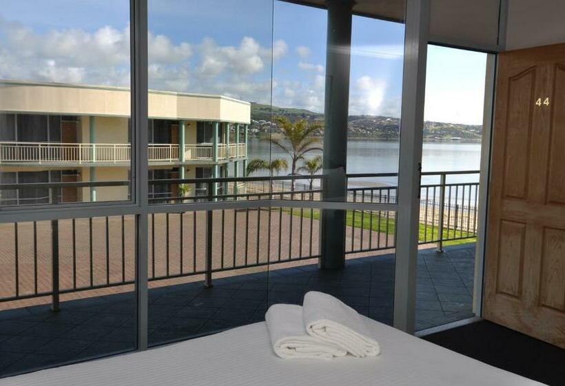 חדר דלוקס, Hilton Beachfront Motel