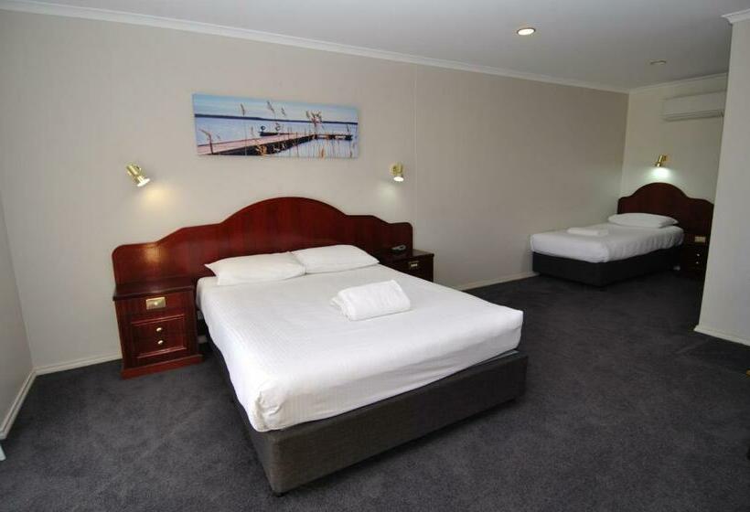 디럭스 룸, Hilton Beachfront Motel