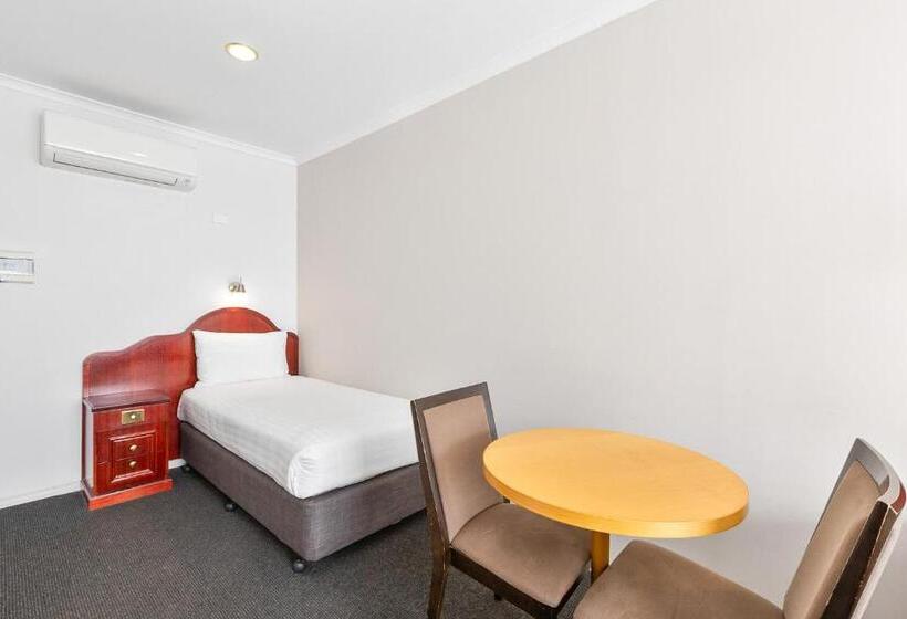 디럭스 룸, Hilton Beachfront Motel