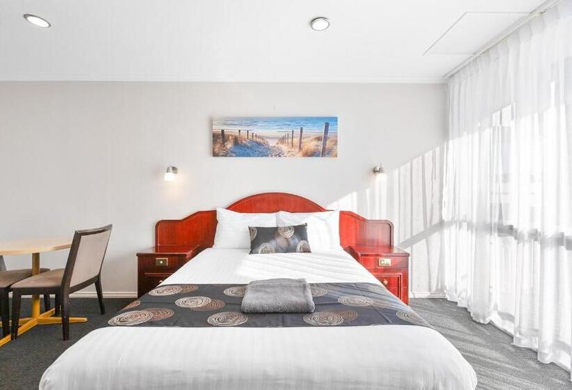 חדר דלוקס, Hilton Beachfront Motel