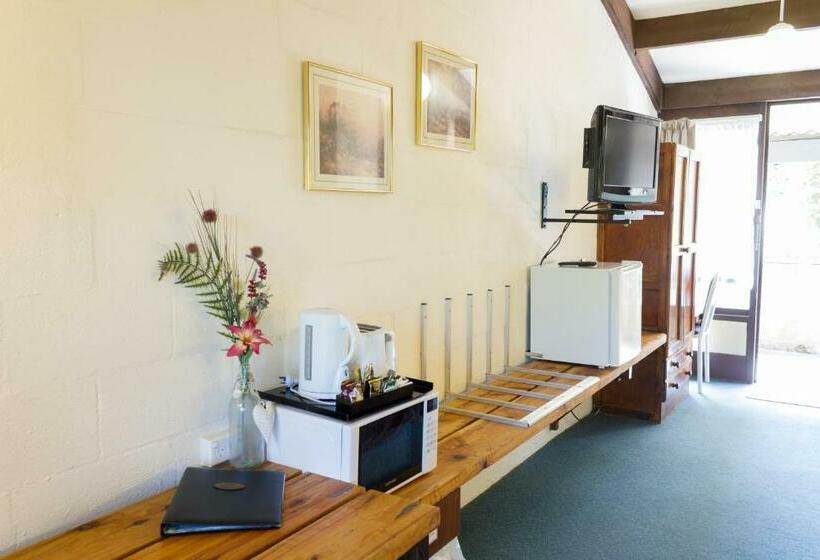 חדר משפחתי, Blackheath Motor Inn