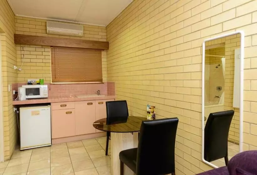 اتاق اجرایی, Bundaberg International Motor Inn