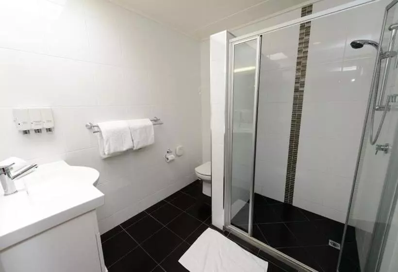 اتاق خانوادگی, Bundaberg International Motor Inn