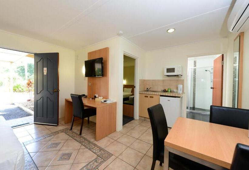 اتاق خانوادگی, Bundaberg International Motor Inn