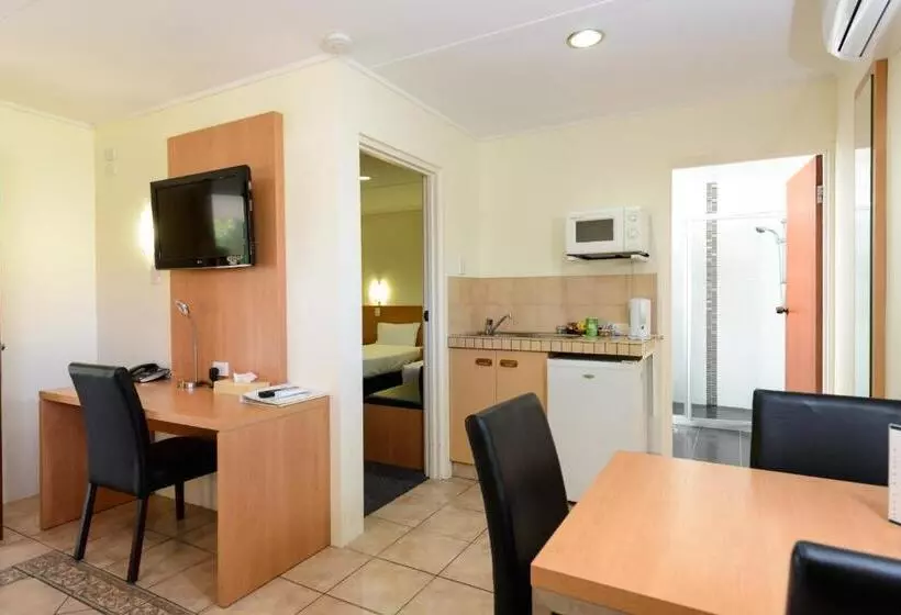 اتاق خانوادگی, Bundaberg International Motor Inn
