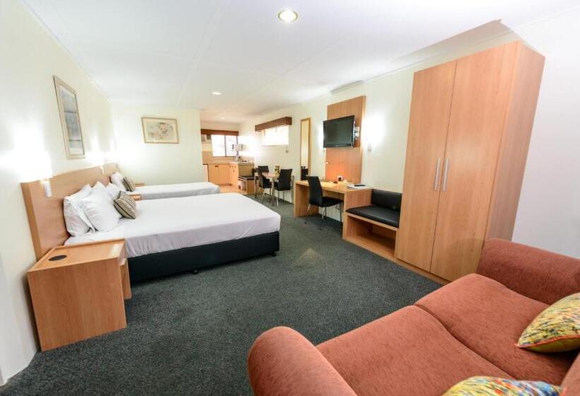 اتاق خانوادگی, Bundaberg International Motor Inn
