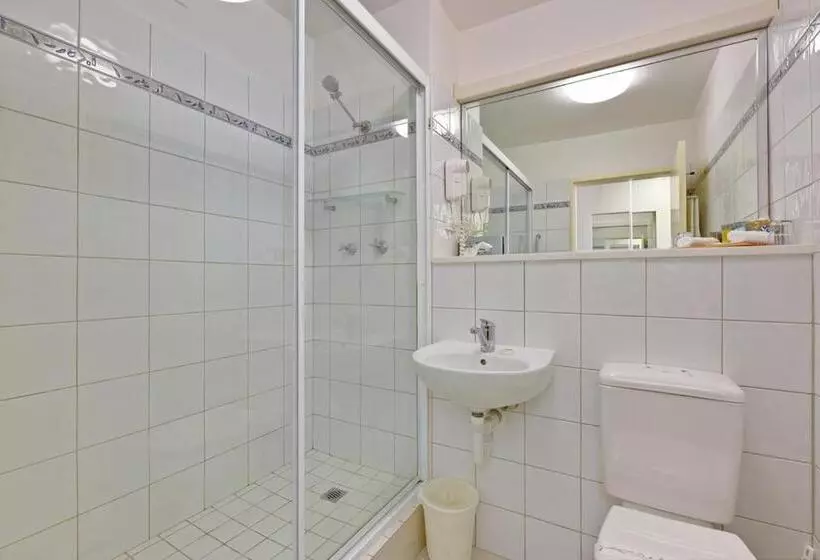 Standard Triple Room, Burnie Central Townhouse