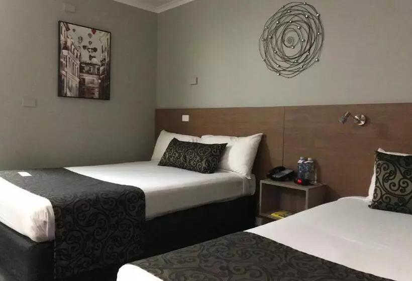 Standard Triple Room, Burnie Central Townhouse