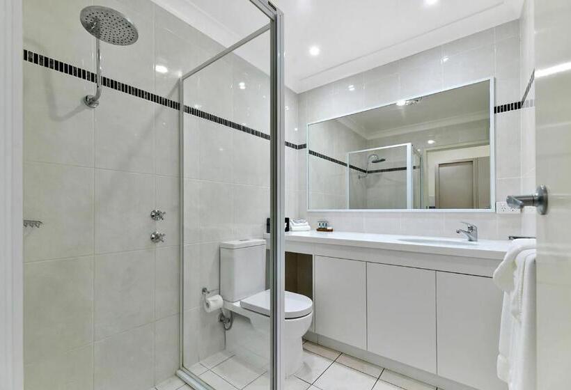 اتاق اجرایی, Central Caleula Motor Lodge