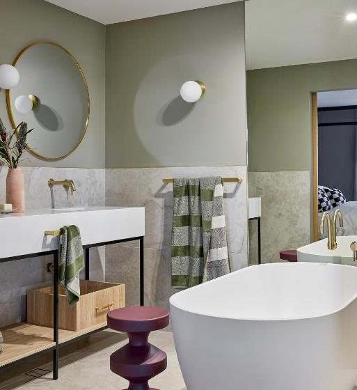 سوییت سوپریور, Central Caleula Motor Lodge