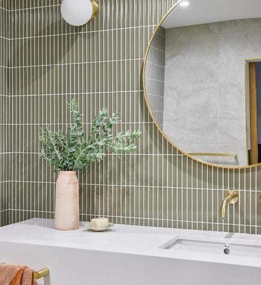 سوییت جونیور, Central Caleula Motor Lodge