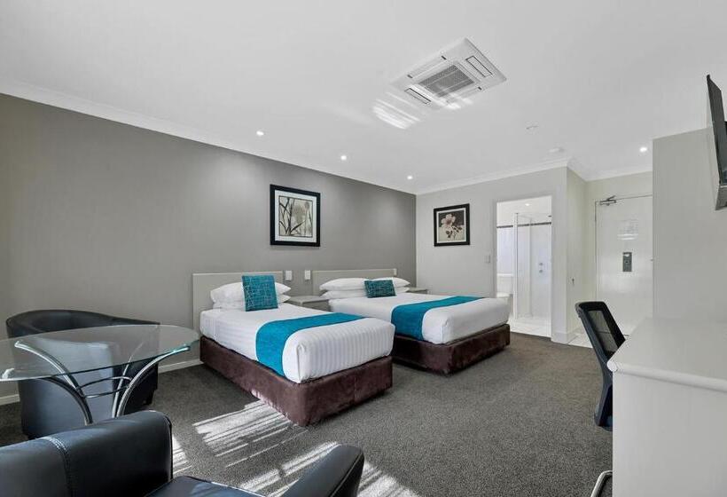 اتاق لوکس, Central Caleula Motor Lodge