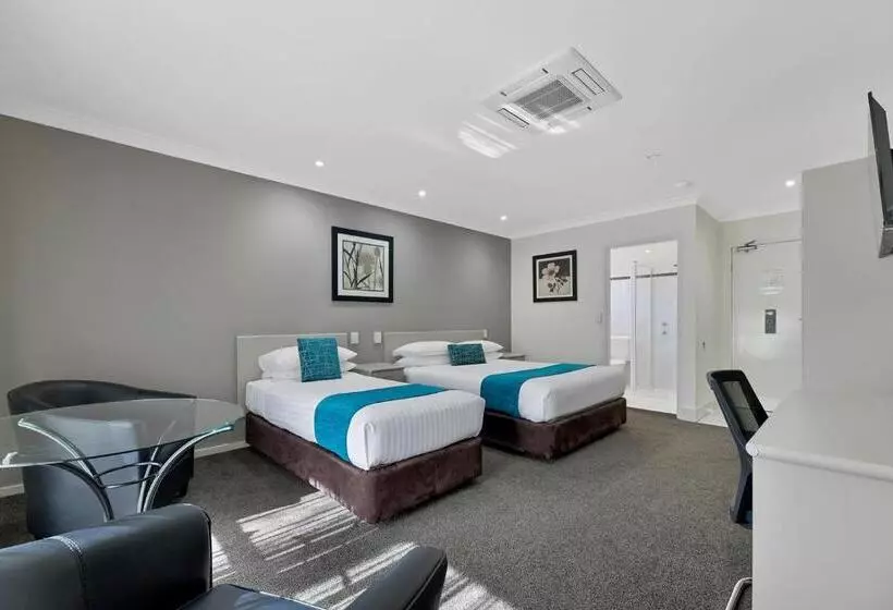اتاق لوکس, Central Caleula Motor Lodge