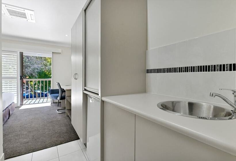 اتاق لوکس, Central Caleula Motor Lodge