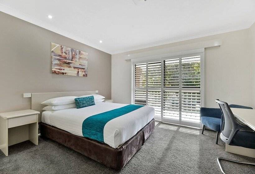 اتاق لوکس, Central Caleula Motor Lodge