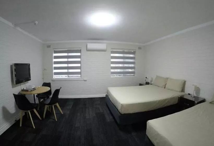 Camera Executive, City Waters