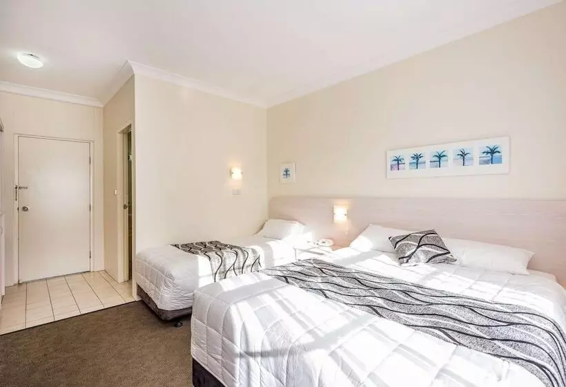 اتاق استاندارد, Comfort Inn All Seasons
