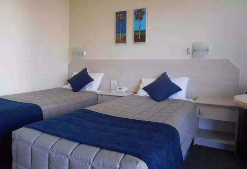 اتاق استاندارد, Comfort Inn All Seasons