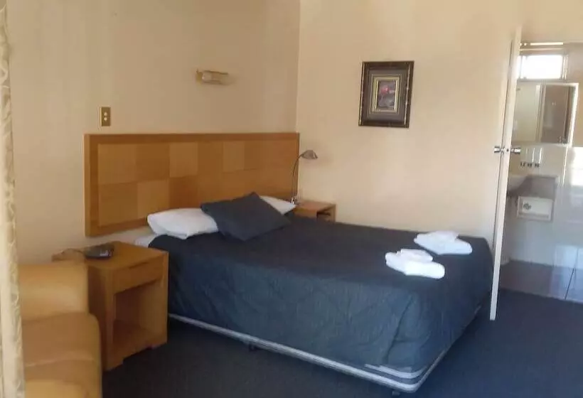 デラックスルーム, Desert Sand Motor Inn