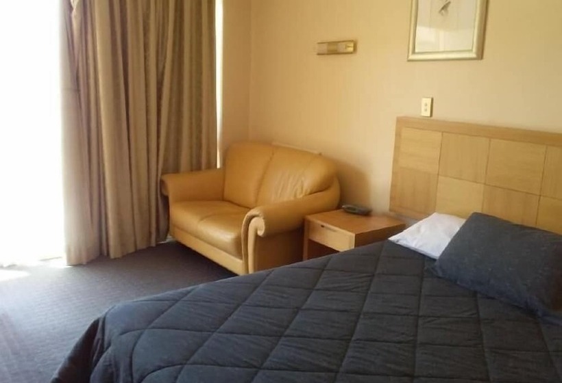 اتاق لوکس, Desert Sand Motor Inn