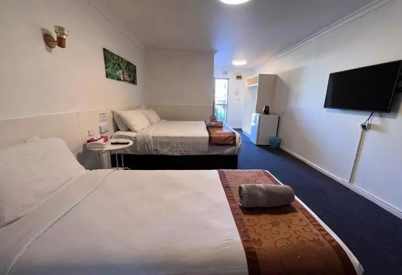 اتاق استاندارد سه نفره, Econo Lodge Rivervale