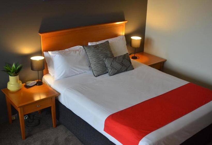 クイーンサイズベッドのスタンダードルーム, Frontier Hotel Darwin