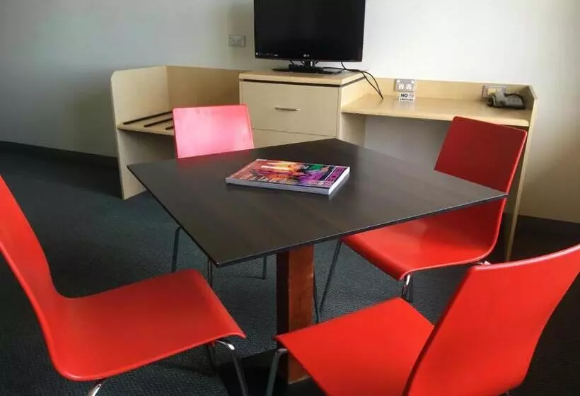 Junior Suite, Frontier Hotel Darwin